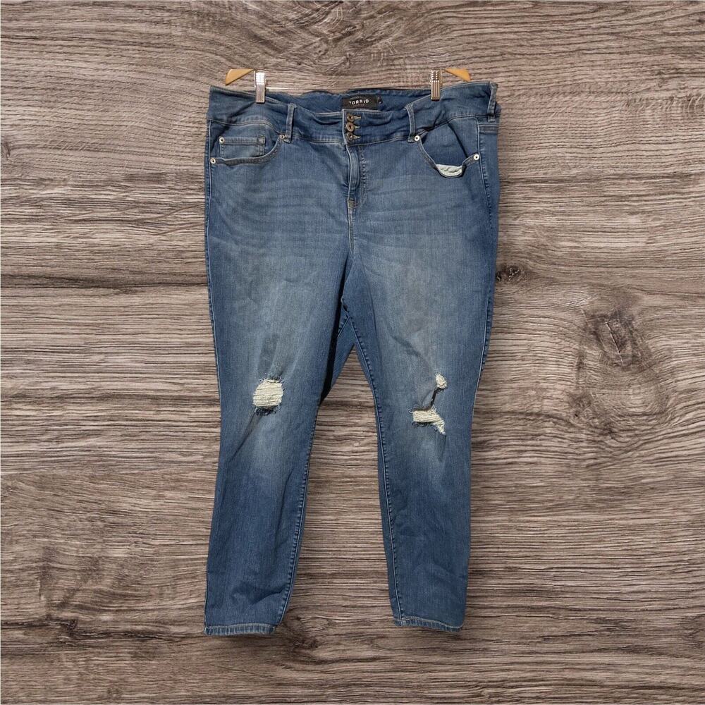 Torrid Jeans Women's Plus Size 26‎ Blue Medium Wash Jegging Jeans Distressed